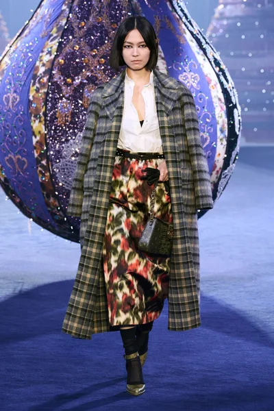 Look 73